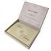 Geschenkbox offen mit Gutschein beige