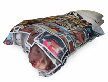 Ein Bettbezug mit Foto bedruckt mit einer Fotocollage an Bildern