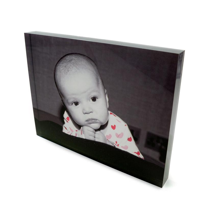 Acrylglas Foto mit einem Foto eines Babys