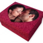 Box of Love mit Herzdesign und einem Foto eines Paares