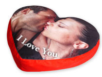 Kissen der Liebe mit einem Foto eines sich küssenden Paares