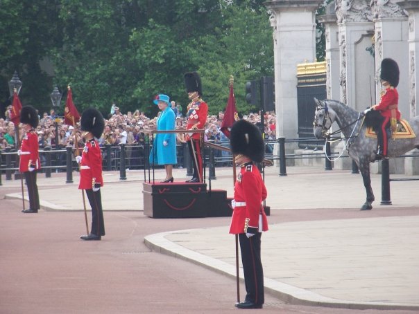 Queen Elizabeth II. bei Trooping of the Colours 2009