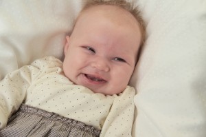 lachendes Baby Gijsje Babyfoto 2
