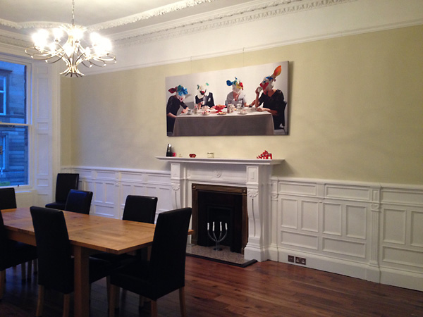 Foto Leinwand mit lustigem Familienfoto Foto Leinwand mit Familienfoto im Wohnzimmer an der Wand    