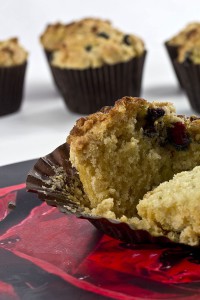 Muffin mit Blaubeeren auf Teller mit Fotos bedruckt