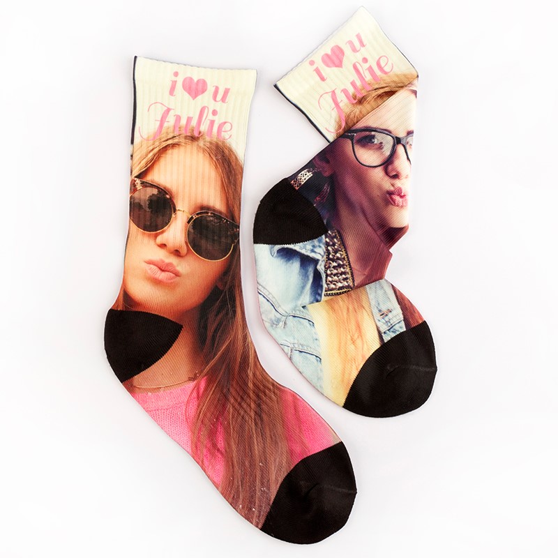 personalisierte socken als ausgefallenes valentinstagsgeschenk