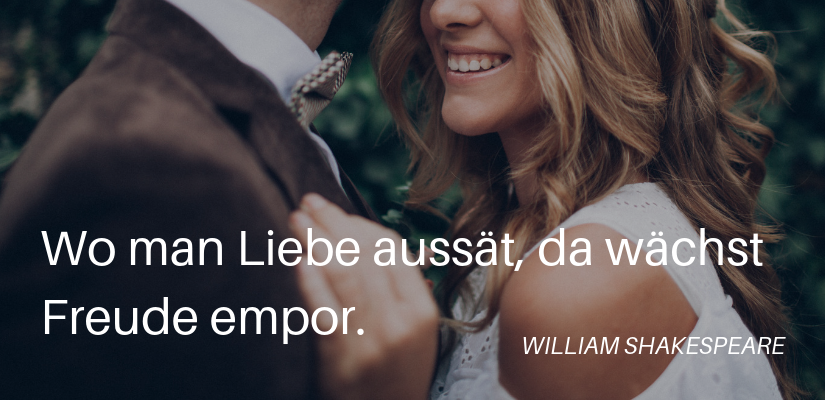 romantische zitate paar lachende frau